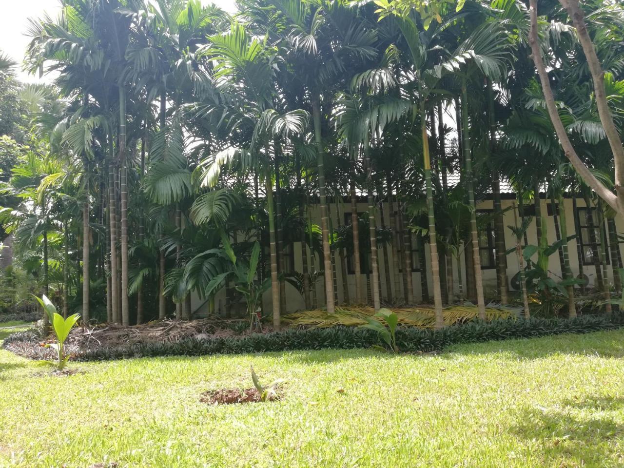 Villa Thakhek Luaran gambar